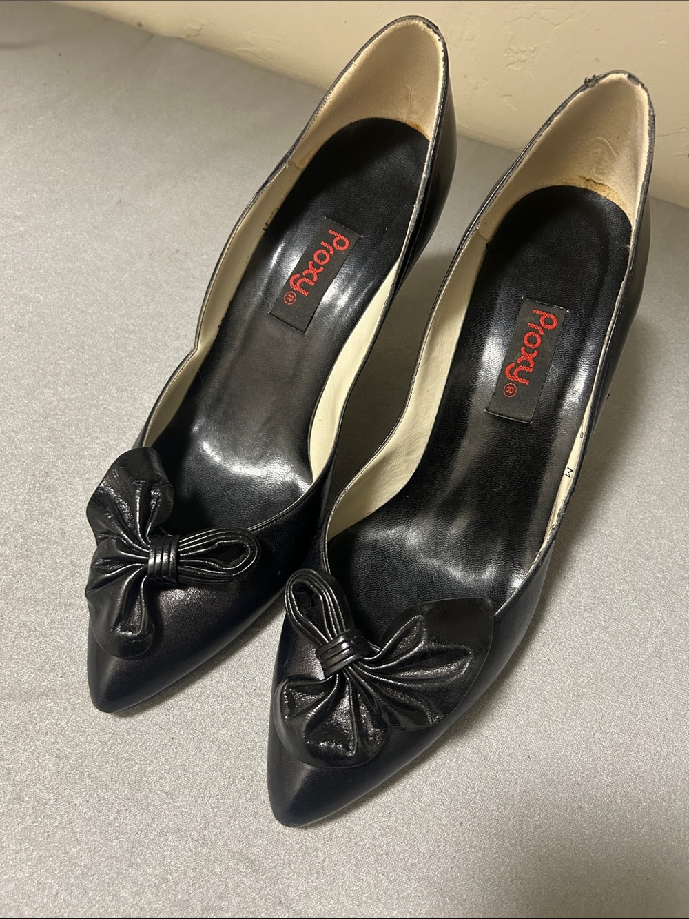 Proxy  Black Pointed-Toe Bow Pumps - Women's Dress Heels